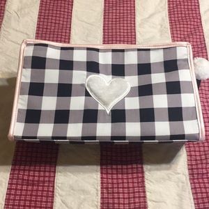 Ellen Tracy large cosmetic bag NWT